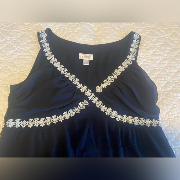 Loft navy blue top with white bead trim. Size 16. Good condition. - Picture 2 of 9